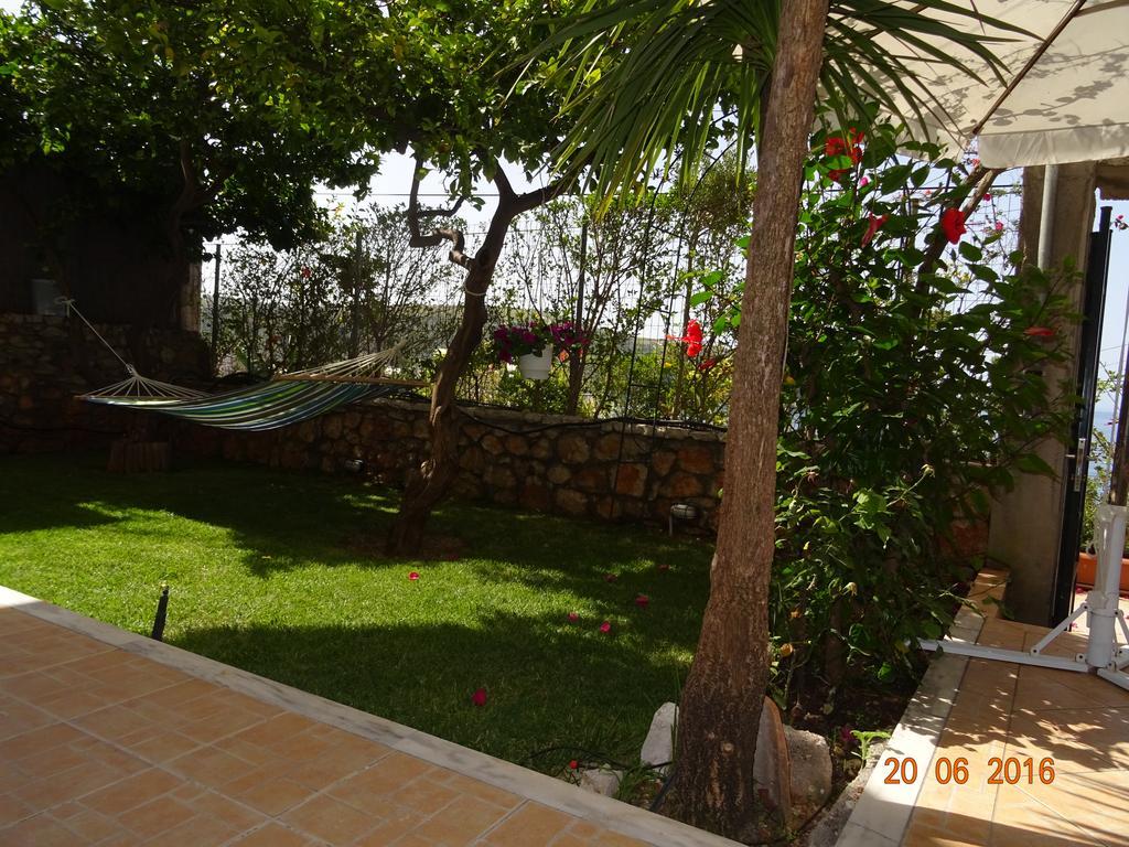 Apartamento Ionian View Himarë Exterior foto